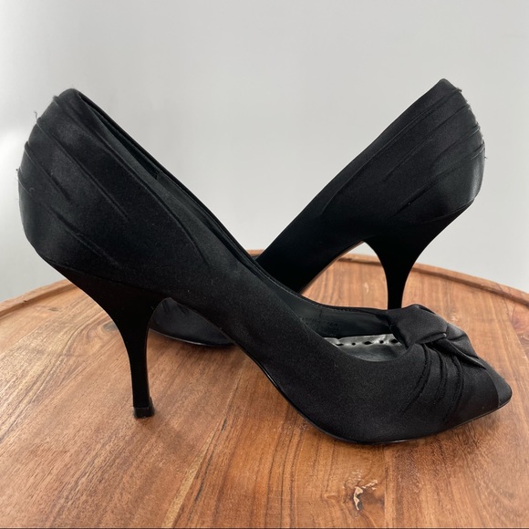 BCBGirls Peep Toe Heels black Size 8.5 - Picture 12 of 13